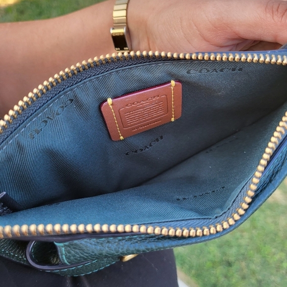 Coach Forest Green Leather Phone Case Wallet Fits iPhones - Picture 10 of 10